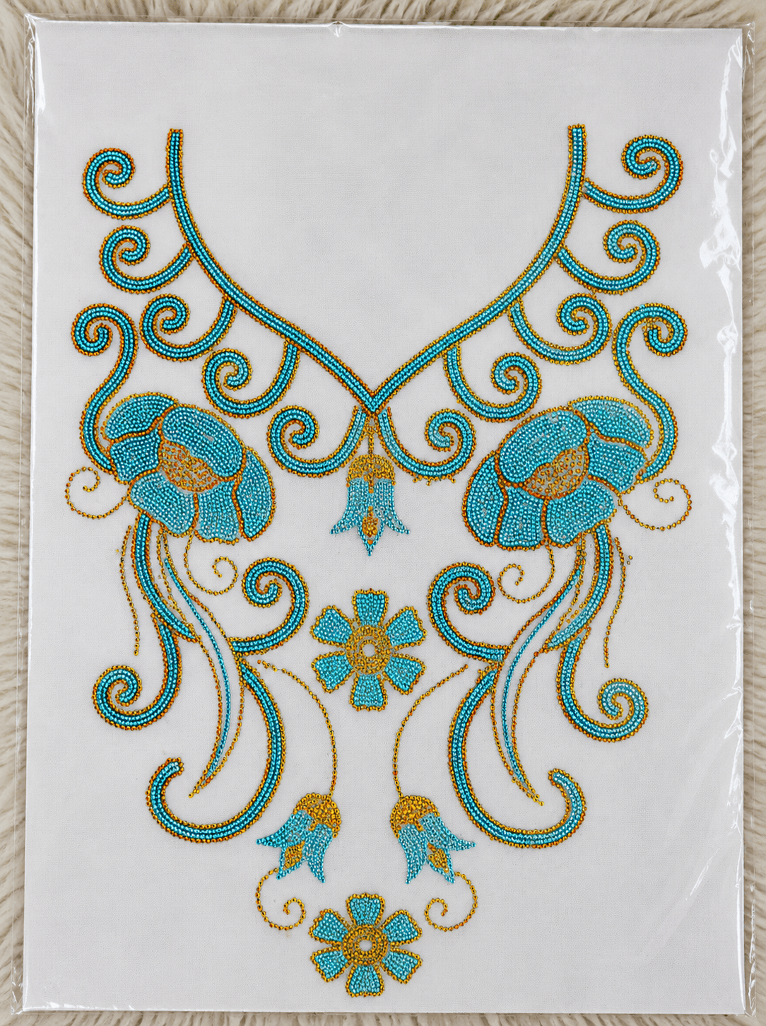 تصميم فيروزي بالزخارف
